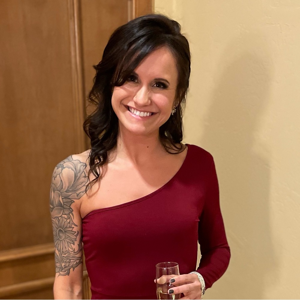 Meet your Posher, Cassandra